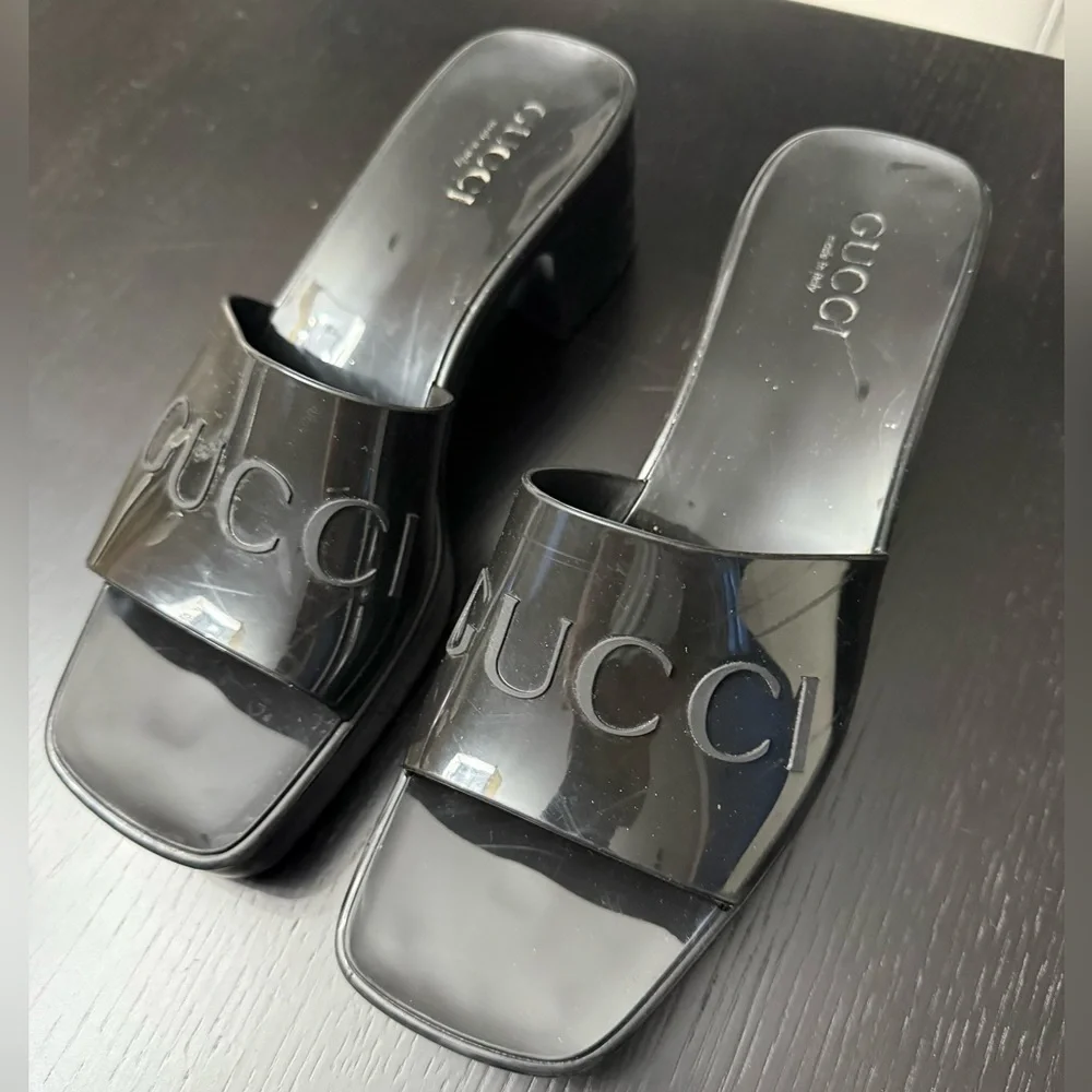 GUCCI LOGO BLACK RUBBER PLATFORM SLIDES / SANDAL / WOMENS HEELS - Picture 2 of 11